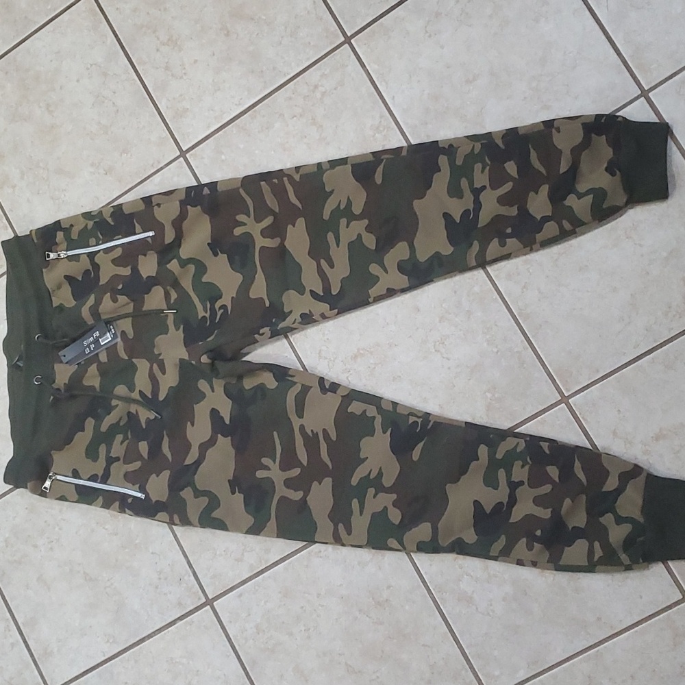 NWT Women Joggers